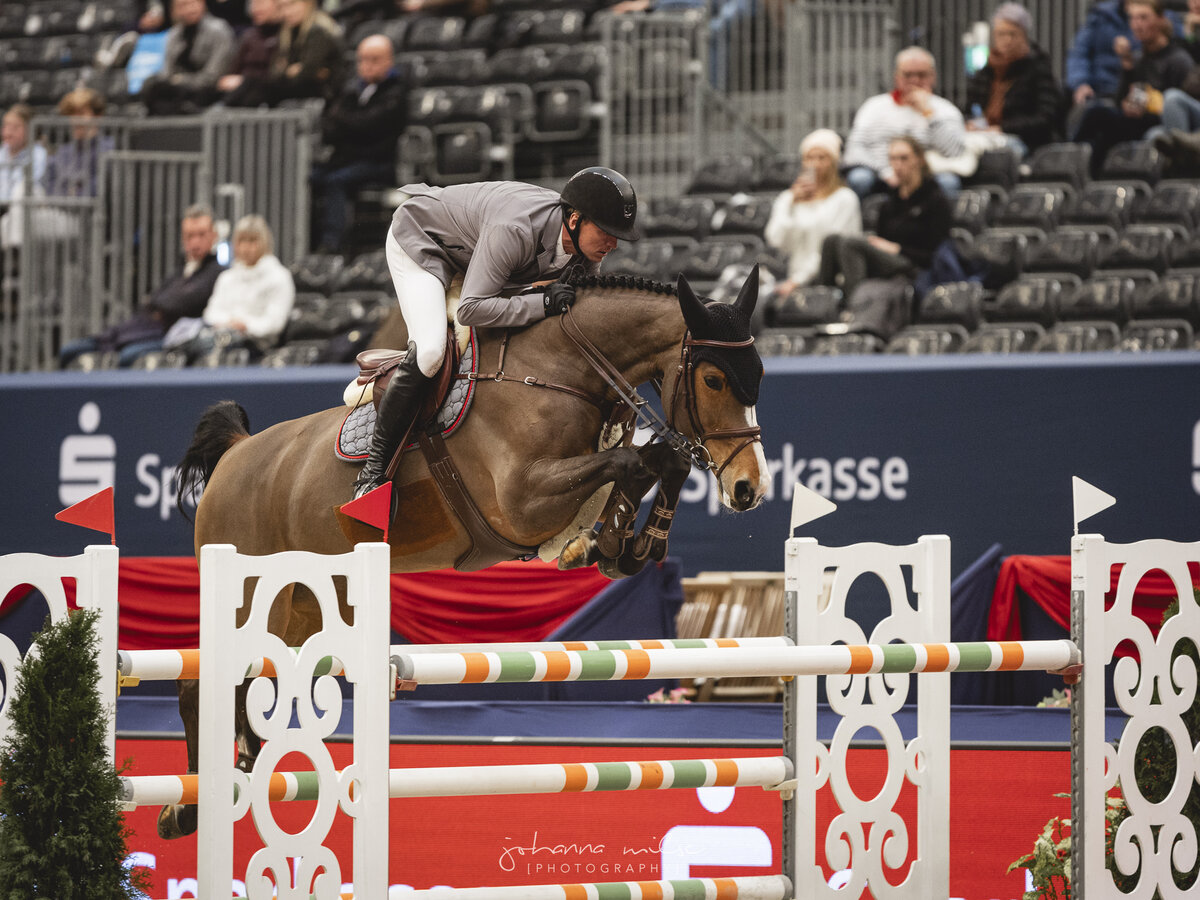 Lady Corlina 4th in the Championat of Leipzig (1.55m) to the