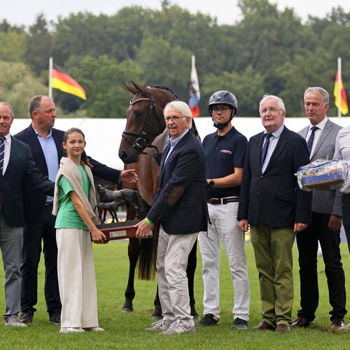 Mare Champion Casalique by Casalido out of Laquirinha by Quality - Landor S | Breeder: Gerd Sosath