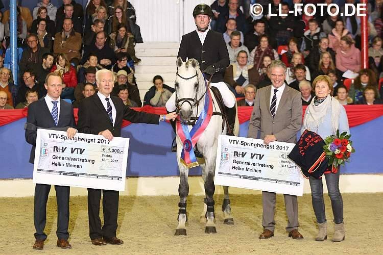 Casino Berlin is awarded Oldenburg stallion of the year | Breeder: Gerd Sosath, Lemwerder (Germany)